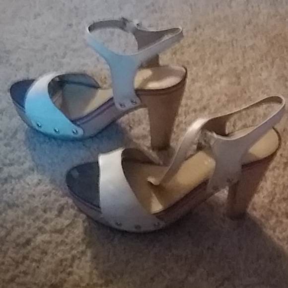 Shoes - Picture 2 of 3